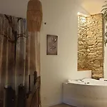 Room- Spa- Escale Amoureuse شقة