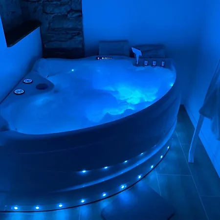 Room- Spa- Escale Amoureuse Puygaillard-de-Quercy