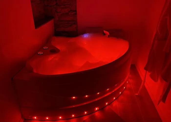 Room- Spa- Escale Amoureuse * Puygaillard-de-Quercy